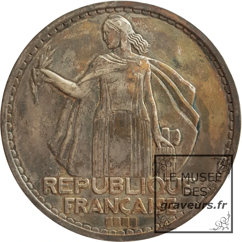 Modèles en bronze 1933